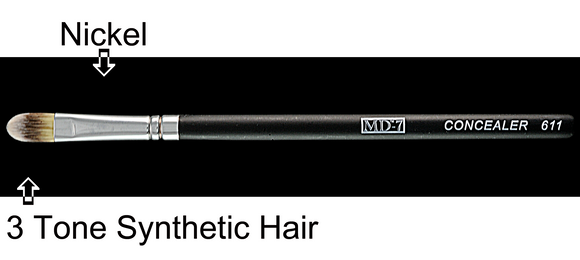 W611 - Concealer Brush - Three Tone Synthetic Hair